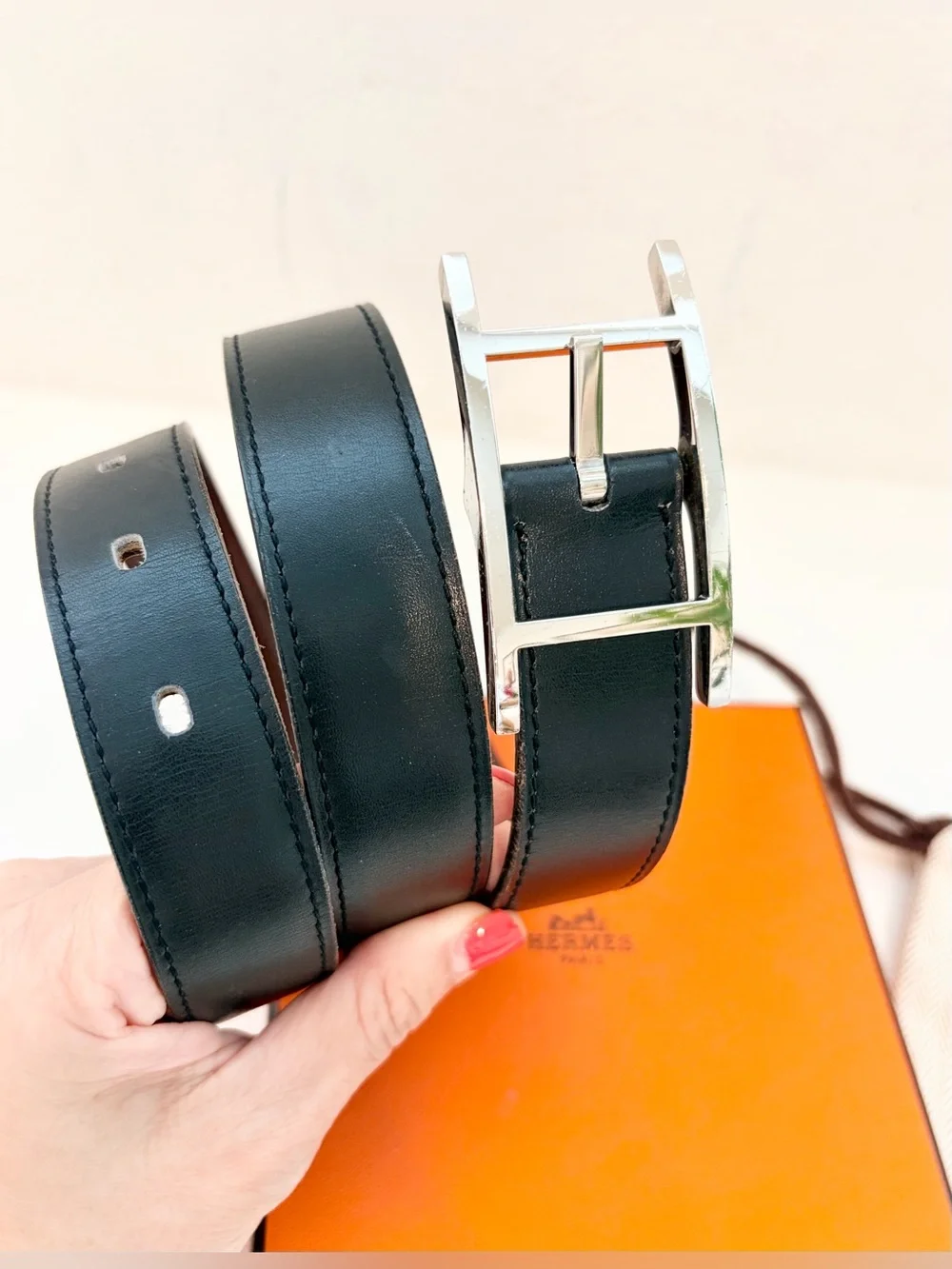 Auth HERMES Quentin Reversible Black/Brown Skinny Leather Belt 1” Width, Size 70